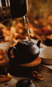 Preview wallpaper kettle, drink, autumn, comfort