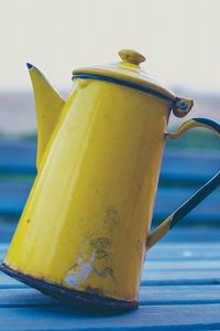 Preview wallpaper kettle, yellow, table