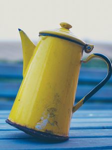 Preview wallpaper kettle, yellow, table