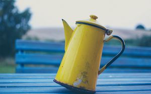 Preview wallpaper kettle, yellow, table