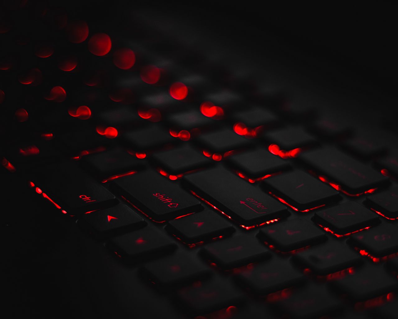 1280x1024 Wallpaper keyboard, backlight, red, glare, bokeh