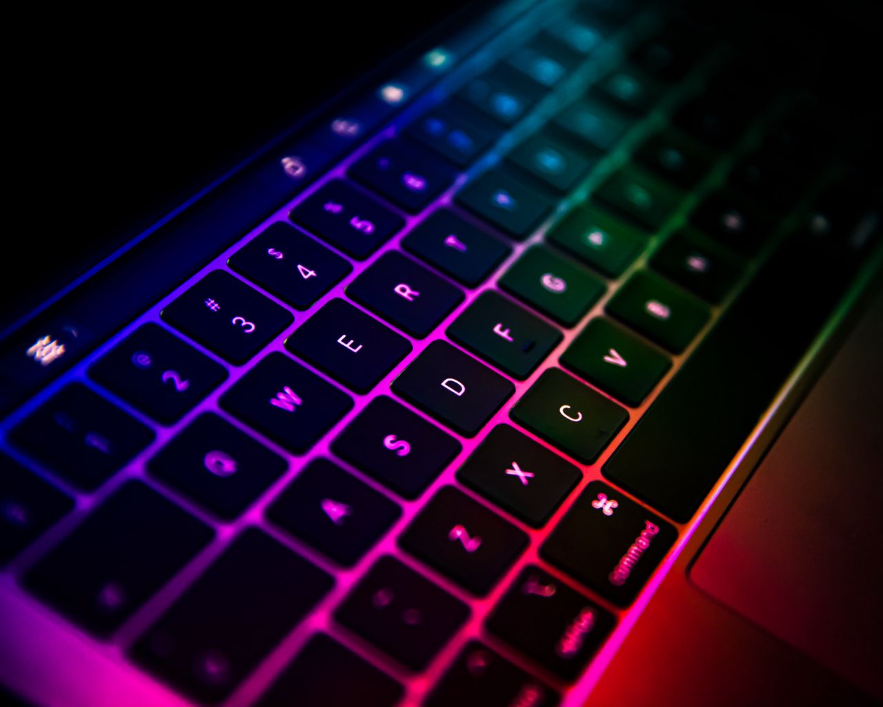 Với gam màu đa dạng và tươi sáng, hình nền Colorful Keyboard Wallpaper sẽ khiến cho bàn phím của bạn trở nên đặc sắc và nổi bật giữa đám đông. Hãy xem hình để đắm chìm vào sự đa sắc của Colorful Keyboard Wallpaper.