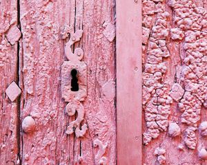 Preview wallpaper keyhole, door, pink, shabby, old