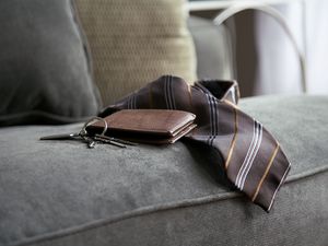 Preview wallpaper keys, wallet, tie, sofa