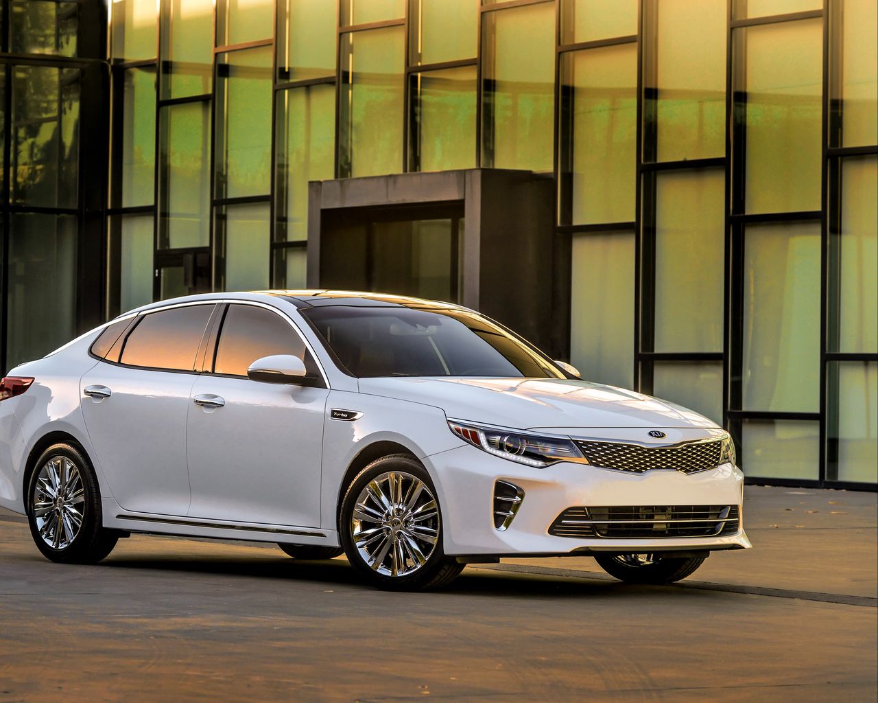 Download wallpaper 1280x1024 kia, optima, white, side view standard 5:4 ...