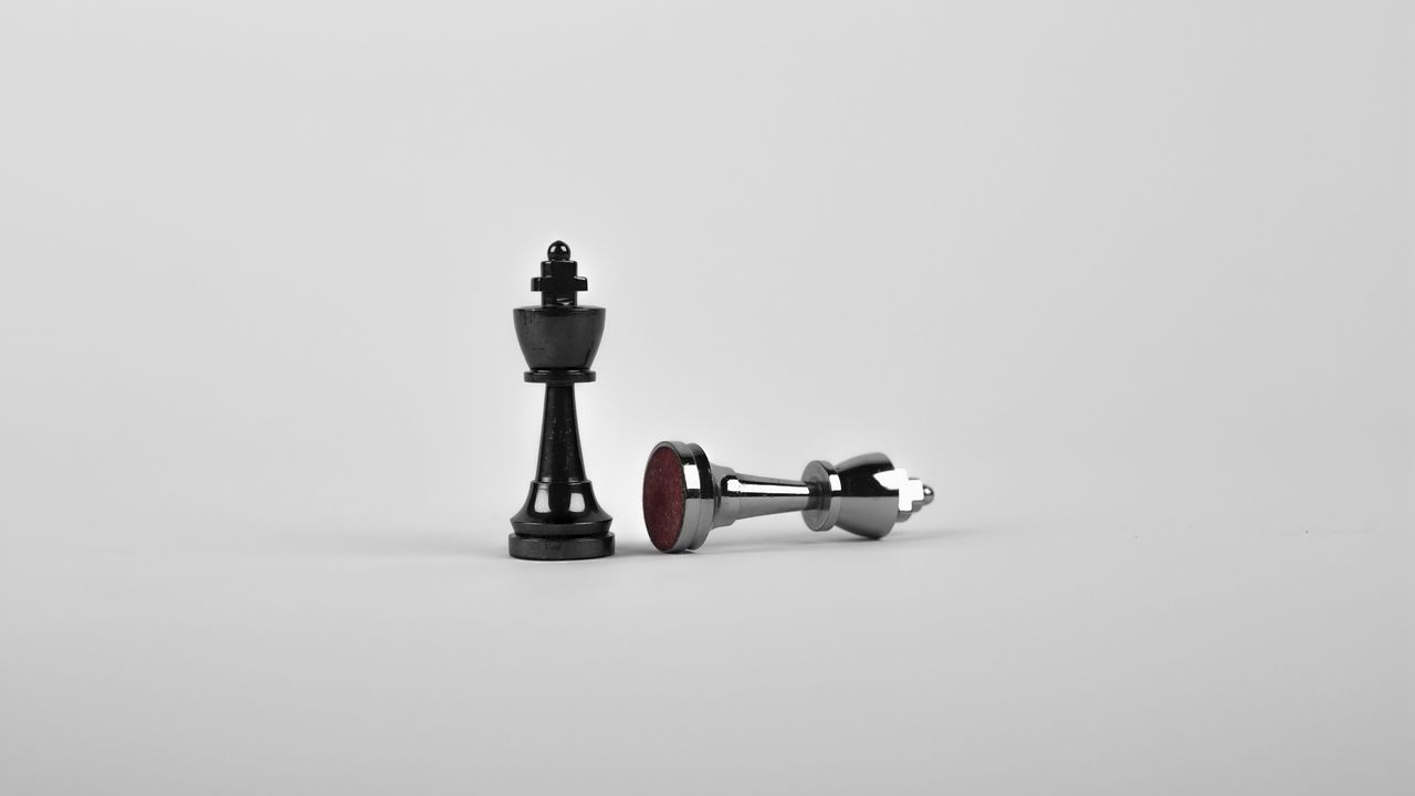Wallpaper king, chess, chess pieces, minimalism