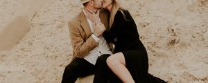 Preview wallpaper kiss, couple, love, tenderness