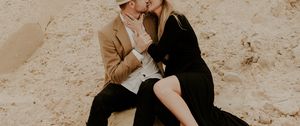 Preview wallpaper kiss, couple, love, tenderness