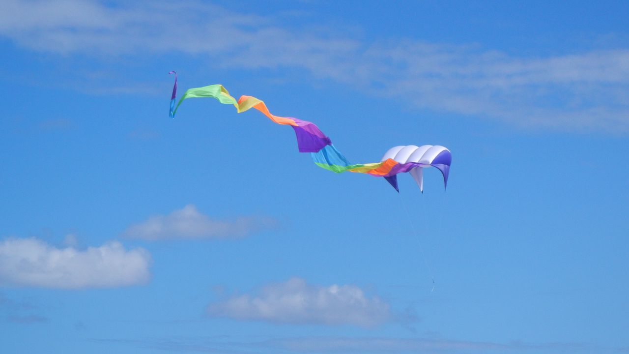 Wallpaper kite flying, sky, clouds