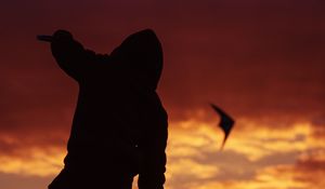 Preview wallpaper kite, silhouette, sunset, sky