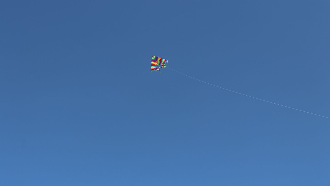 Wallpaper kite, sky, flight, minimalism, blue