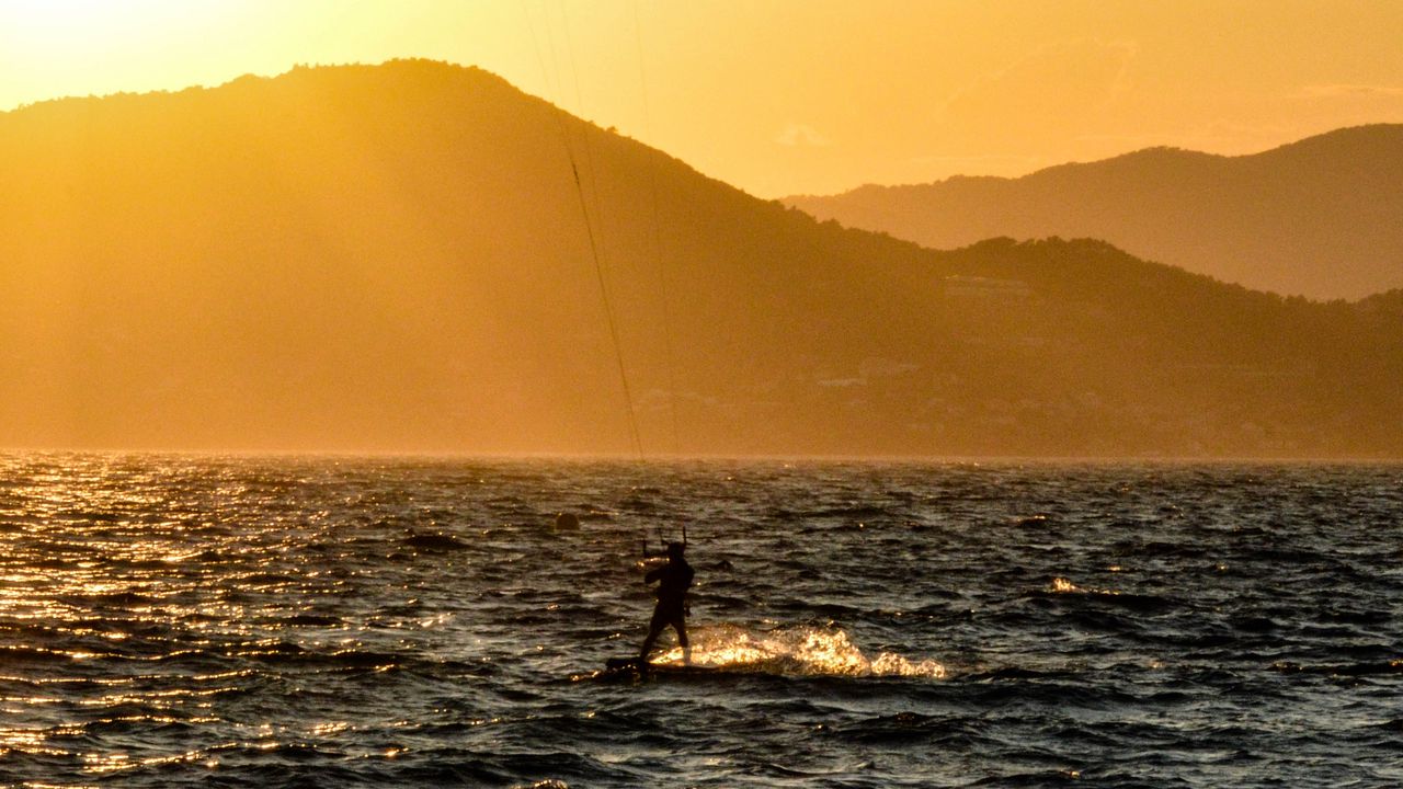 Wallpaper kitesurfing, man, sunset, sea, glare