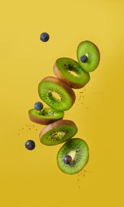 Preview wallpaper kiwi, blueberries, fruits, slices