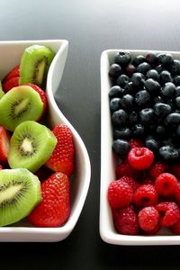 Preview wallpaper kiwi, raspberries, strawberries, berries