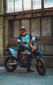 Preview wallpaper ktm 690 smc, ktm, motorcycle, motorcyclist