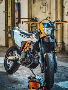 Preview wallpaper ktm 690 smc, ktm, motorcycle, motorcyclist, helmet