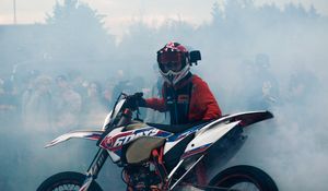 Preview wallpaper ktm, motorcycle, bike, motorcyclist, smoke, drift, moto