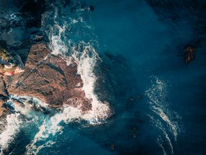 Preview wallpaper laguna beach, ocean, spray, top view