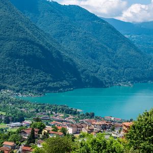 Preview wallpaper lake, bay, mountains, trees, houses, nature