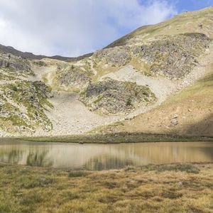 Preview wallpaper lake, canillo, grass, hills, andorra