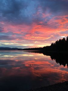 Preview wallpaper lake, clouds, forest, reflection, evening, sunset