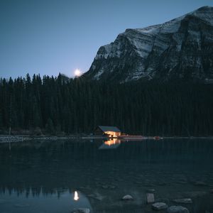 Preview wallpaper lake, coast, house, mountain, forest, night