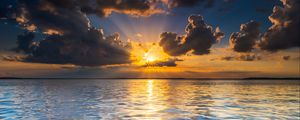 Preview wallpaper lake, dawn, landscape, sun, sunlight