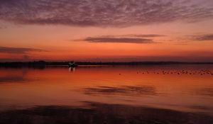 Preview wallpaper lake, dusk, dark, water, landscape