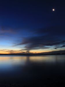 Preview wallpaper lake, dusk, landscape, horizon, dark