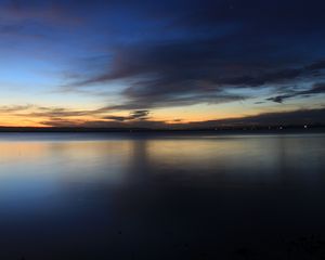 Preview wallpaper lake, dusk, landscape, horizon, dark