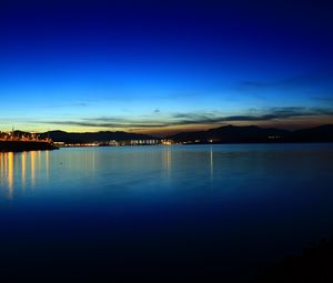 Preview wallpaper lake, embankment, lights, night, dark