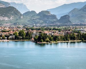 Preview wallpaper lake, embankment, trees, buildings, city