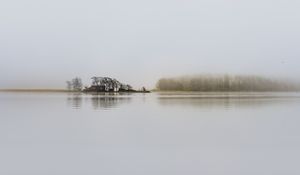 Preview wallpaper lake, fog, house, silence, trees, helsinki, finland