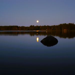 Preview wallpaper lake, forest, moon, evening, landscape