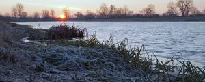 Preview wallpaper lake, frost, hoarfrost, grass, dawn