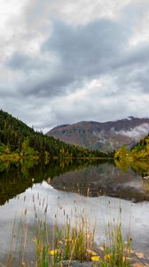 Preview wallpaper lake, grass, mountains, forest, valley