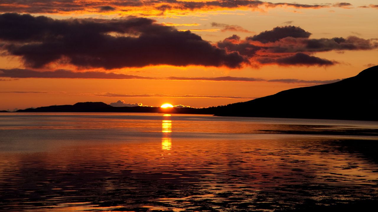 Wallpaper lake, hills, sunset, clouds, evening hd, picture, image