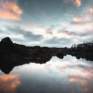 Preview wallpaper lake, hills, twilight, sky, water