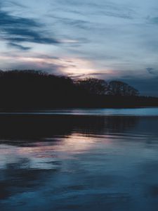 Preview wallpaper lake, horizon, evening, clouds