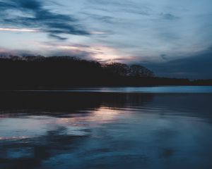Preview wallpaper lake, horizon, evening, clouds