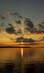 Preview wallpaper lake, horizon, hills, evening, dark