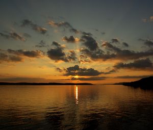 Preview wallpaper lake, horizon, hills, evening, dark