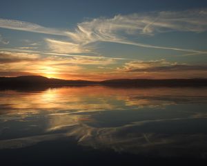 Preview wallpaper lake, horizon, reflection, sunset