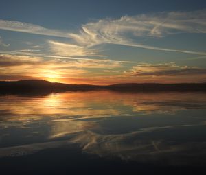 Preview wallpaper lake, horizon, reflection, sunset