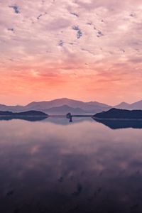 Preview wallpaper lake, horizon, sky, clouds, reflection