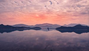Preview wallpaper lake, horizon, sky, clouds, reflection