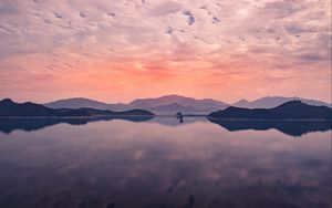 Preview wallpaper lake, horizon, sky, clouds, reflection
