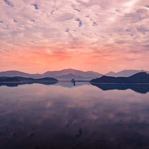 Preview wallpaper lake, horizon, sky, clouds, reflection