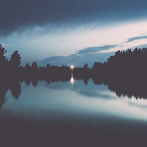 Preview wallpaper lake, horizon, sunset, reflection, rays
