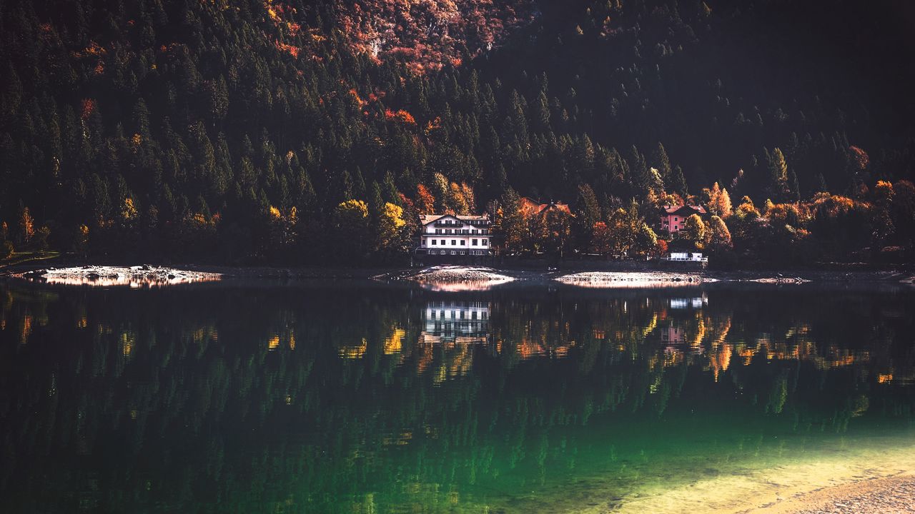 Wallpaper lake, house, hill, reflection
